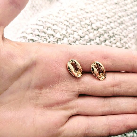 independent Jewelry - Gold plated cowrie shell earrings independent Jewelry - Gold plated cowrie shell earrings